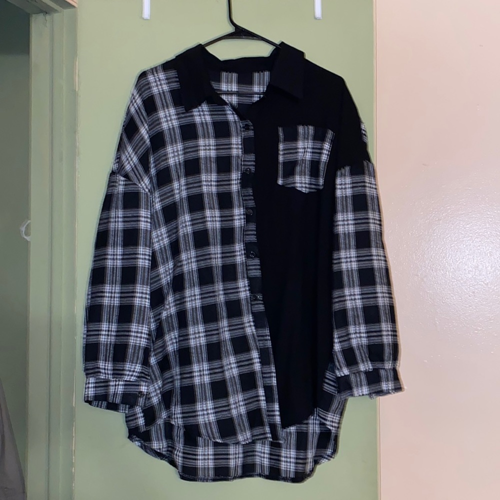 Size XL pull over long sleeve (meant to be oversized)